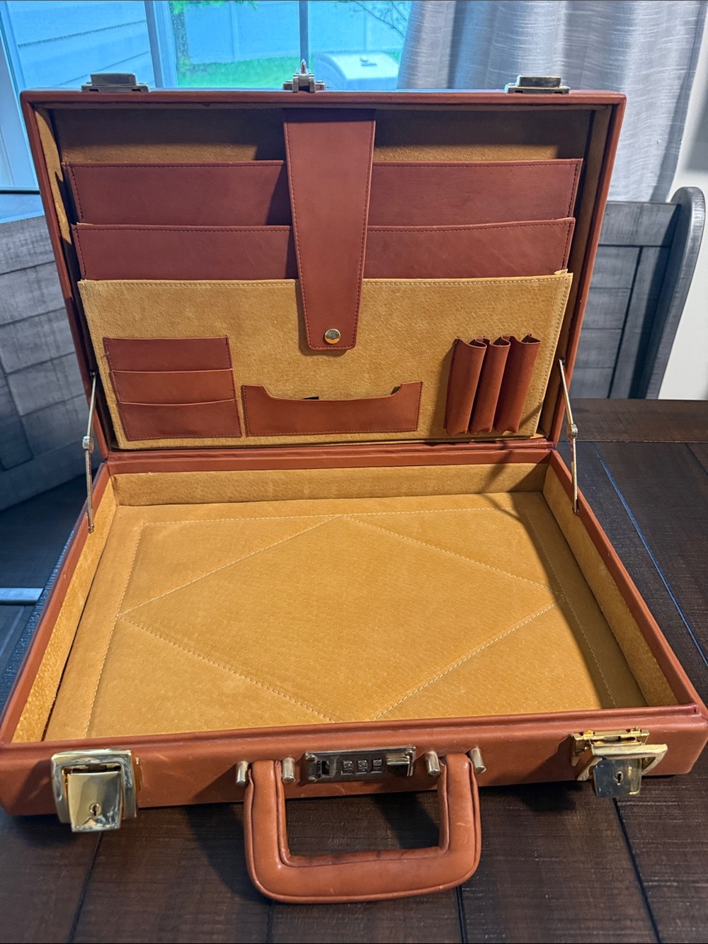 Classic Brown Leather Briefcase with Interior Organizer